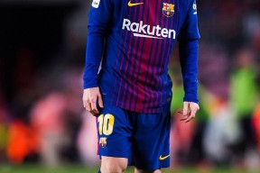 包含战术调整引发热议！，梅西在MAD比赛中晋级下一阶段上演精彩一战的词条-万博登录