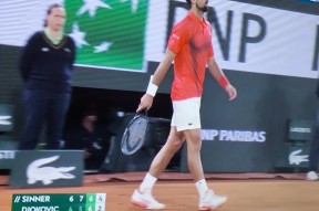 包含德约科维奇重要时刻战术调整，勇士带队取胜！观众掌声雷动的词条-ManBet